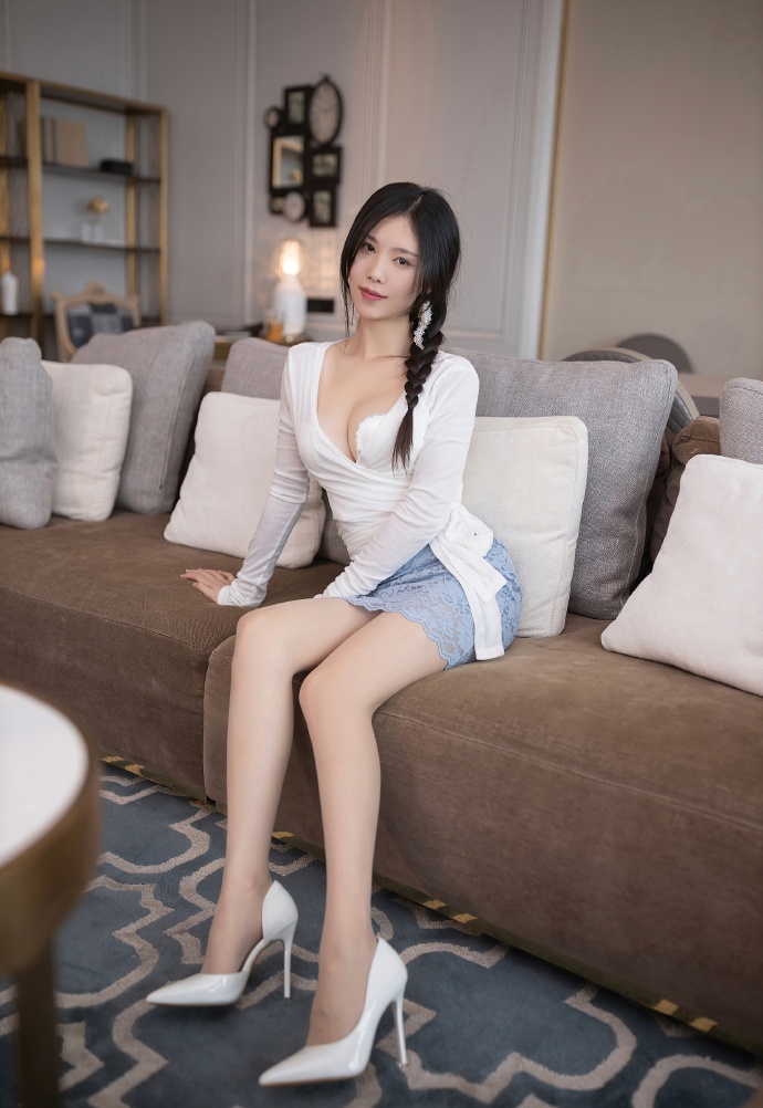 与凤行 封面
